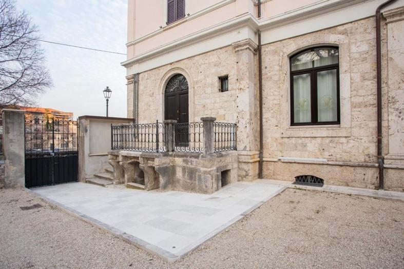 Villino Mari Camere Con Parcheggio Privato Gratuito Ascoli Piceno Exterior foto