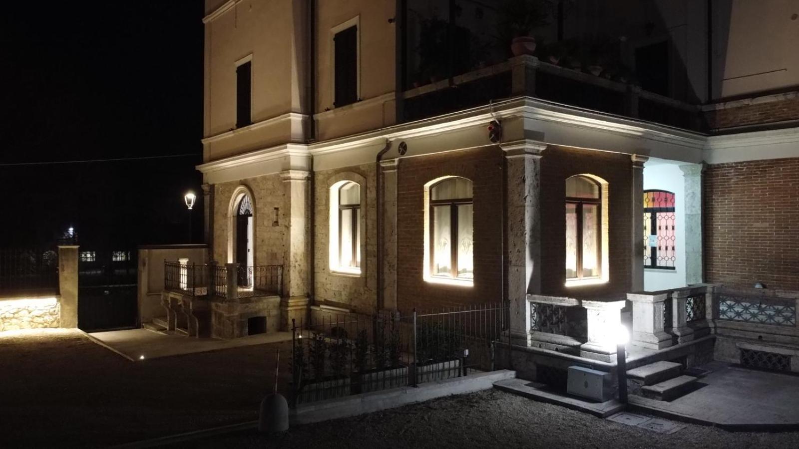 Villino Mari Camere Con Parcheggio Privato Gratuito Ascoli Piceno Exterior foto