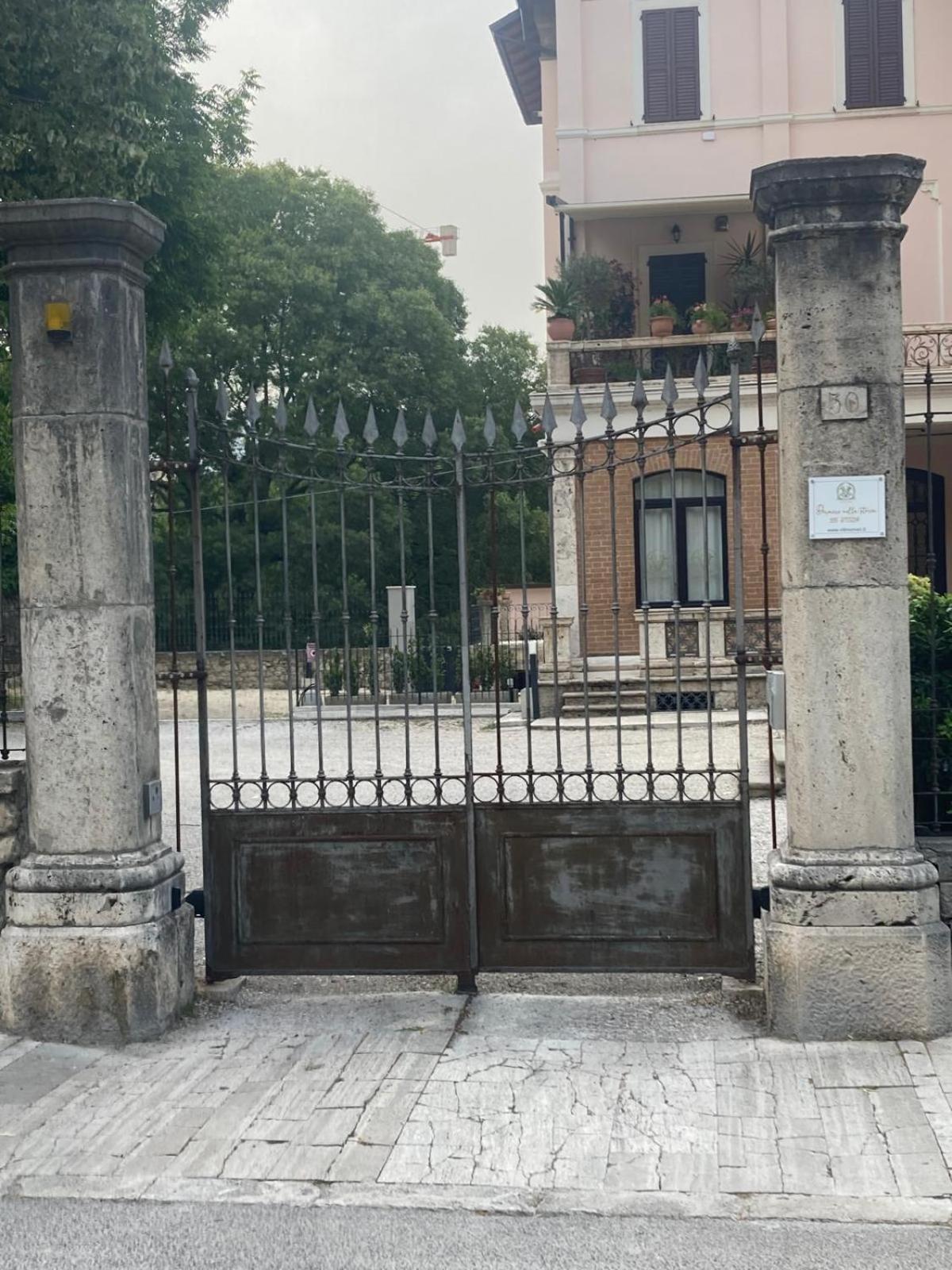 Villino Mari Camere Con Parcheggio Privato Gratuito Ascoli Piceno Exterior foto