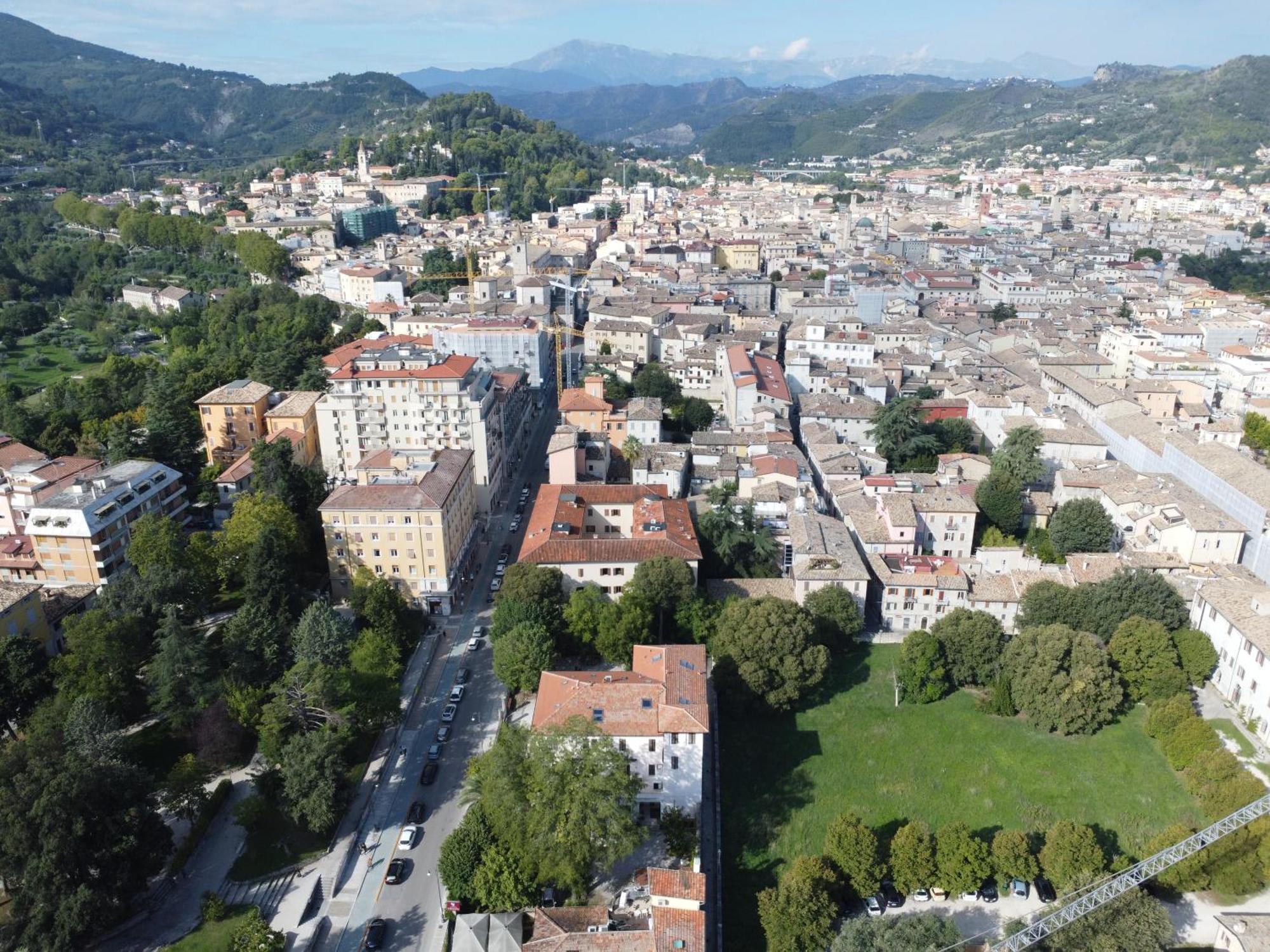 Villino Mari Camere Con Parcheggio Privato Gratuito Ascoli Piceno Exterior foto